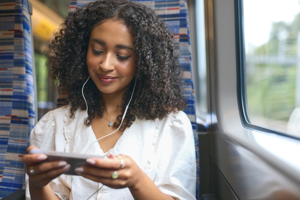 Geschäftsfrau im Zug