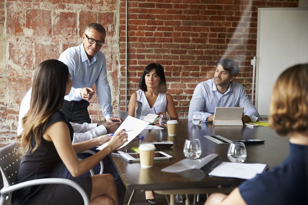 Des professionnels qui travaillent ensemble