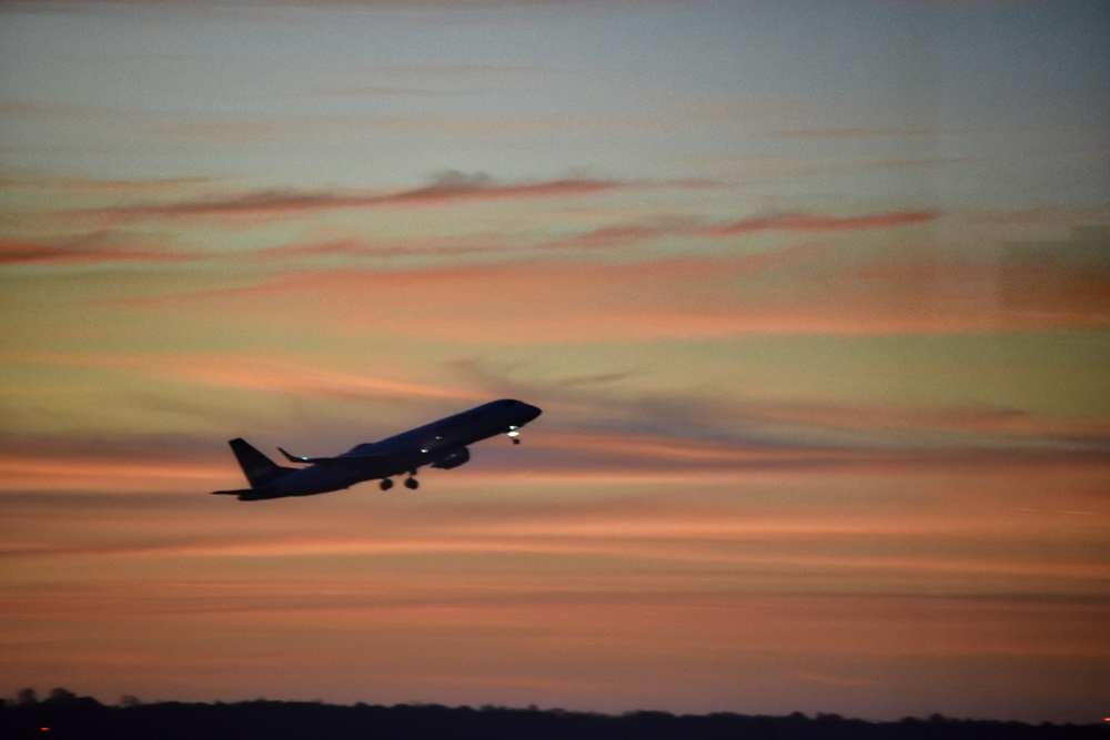 vol du matin Vol du matin au lever du jour
